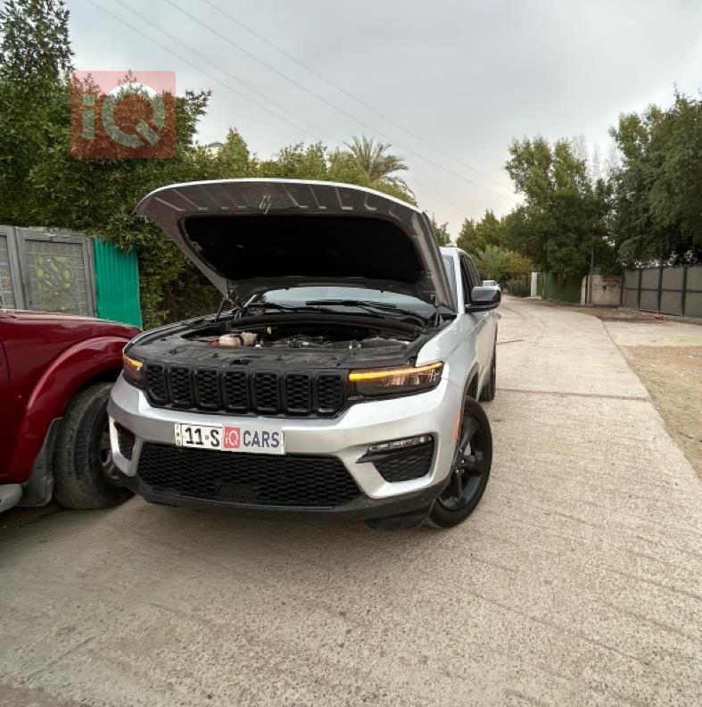 جیپ گراند شیرۆکی